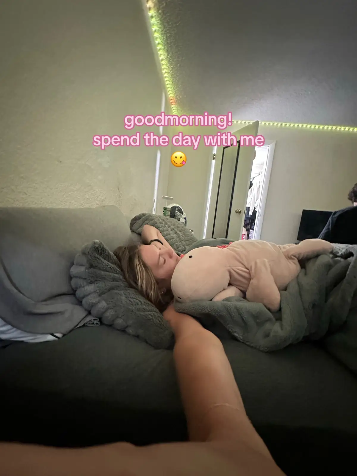 my day🤭🌧️ #dayinmylife #dayinslides #whatididtoday #dayinghelifevlog #slideshow #collegelifestyle #productiveday 