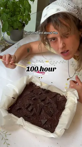 THE RECIPE from Alvin Zhou 🤭: (would actually love for some of you to start these mow so we can bake them around the same time and compare 🫡) watch his video to see step by step phases, but here are the basic ingredients : 2 sticks unsalted butter (225g) 1 tbsp espresso powder (6g) Coffee ice cube (30g) 4 eggs 1 tbsp vanilla paste (15g) - i used vanilla essence here 🫶🏼 2 1/4 cups white sugar (450g) - I used granulated  1/2 cup cocoa powder (45g) 1 tbsp espresso powder  (6g) 1 tbsp salt (9g) 8 oz melted 75% chocolate (225g) 1 1/2 cup all-purpose flour (215g) 3.5 oz chopped milk chocolate (100g) 3.5 oz chopped 75% chocolate (100g) 6 oz chopped 75% chocolate, for topping (170g) Into the fridge for 3 days 😅 in a 9x13 pan (I just used the only rectangular pan I had 🤣) #100hourbrownies #brownierecipe #100hrbrownies #cookingvlog #cookingvloginaminute #bestbrownierecipe 