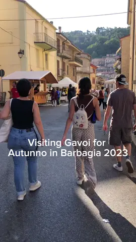 Last Saturday we visited the small town of #Gavoi for the celebration of ‘Autunno in Barbagia’ 🍁 This is a wonderful event that promotes the traditions, culture and gastronomy of the 23 villages of the Barbagian area, in the very heart of Sardinia 🌄  During the visit to Gavoi, we enjoyed numerous workshops, exhibitions, handicrafts, gastronomy and musical performances!  Undoubtedly a highly recommended option to discover the most authentic side of Sardinia 🤩  #autunnoinbarbagia #sardinia #travelling 