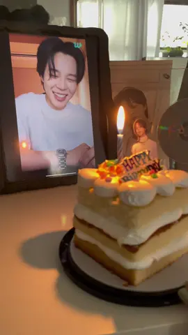Happy Birthday Jimin ✨🐥🎂 I hope you have a great birthday day. May all your wishes and dreams comes true. As a fan I love you and thank you for your hard work I love your album and will continue to support you 💜 Borahae! ✨ @BTS #bts #jimin #fyp #jiminbirthday #dumplinguniverse #btsarmy 