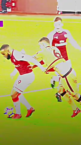 Le piqué spécial signé Ozil ! #bounce #ozil #arsenal #PremierLeague #football #footballtiktok #footballedit #fyp #foryoupage #tik_tok #edit
