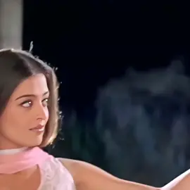 The most beautiful actress in the movie ❤️#aishwaryarai #mis #hbolllywood #edit #fyp #foryou #india #movie #mohabbatein #viral #bollywood 