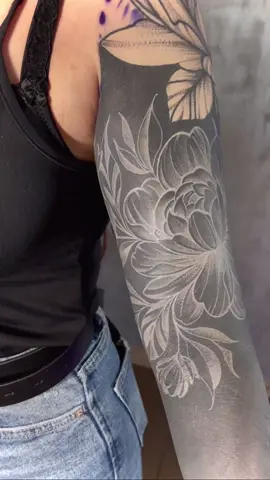 • @Rudydziara  #WHITEonblacktattoo by @TTTSWRLDS #TTTSWRLDS ™️ #whiteinktattoo #blacktattoo  