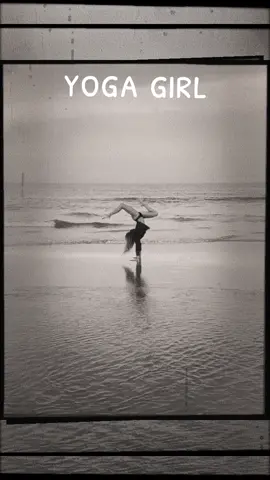 #yogagirl #yoga #aesthetic #fitgirl #flexible #contortionist #nature #yogaflow #yogapose #beach #beachvibes #beachgirl 