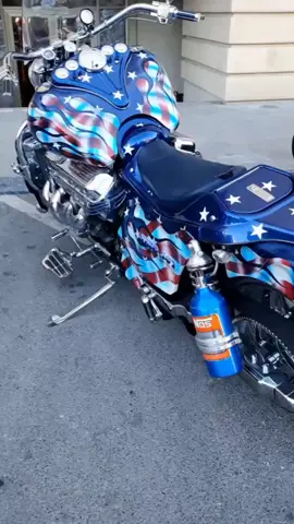 Boss-Hoss v8 5000cc 🇺🇲 📽️Credits and Repost via cybertech_motogarage This video is used only for entertainment purpose and all credits and rights are reserved and belong to their respective owners 📷 DM for removal  #cybertechgarage #bandit_chuck #bosshoss #v8 #motorcycle #bike #bikelife #bikers #bikelover #bikelife #usa #madeinusa #borninusa #americanvehicles33 #americangarage33 