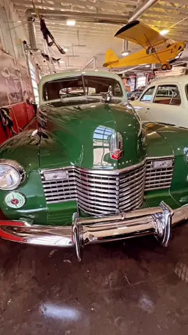 #classiccar #vintagecar #oldcars #customcars#lowrider #chevy##chevrolet #showcars #impala #trend #runaroundsue #dion 