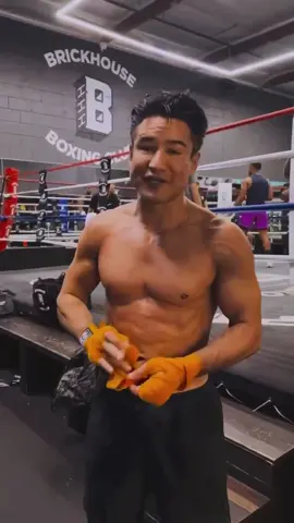 @mario lookin' PHENOMENAL at 50!!! 😍♥️💪🏼 #fyp #foryoupage #foryou #mariolopez #shirtlessmen #bodygoals #Fitness #boxing #omfg #yummyaf That body had been BODYING since the #90's!! 