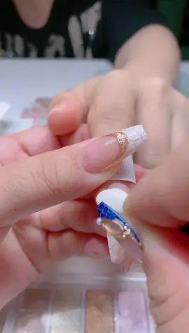 Nail sơn nứt xinh xỉu  #Master2023byTikTok #trending #xuhuong #nails #LearnOnTikTok #nailxinh #mausonhot2023 #naildesigns 