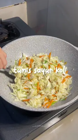 tumis sayur kol emang paling mantap buat dijadiin menu diet #menu #dietdefisitkalori #tumissayurkol #masakdirumah #masakansimple #fyp #EasyRecipe 