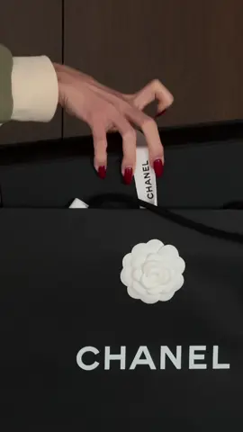 the most perfect bag I own #chanel #chanelkelly #unboxing #stayathomedaughter #londongirl #london #harrods 