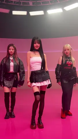 Follow these moves and join IVE’s #BaddieChallenge 🐱 #Baddie #IVE #아이브 #アイヴ #1stEP #IVEMINE #EitherWay #OfftheRecord #NewMusic 