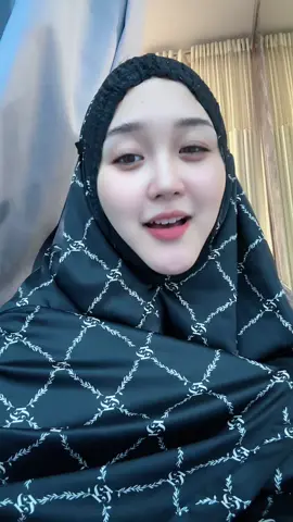 Maap ya guys.. ini lipsing🤣  Nanti muntah kalo denger suara asli😚