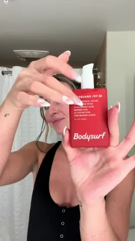 hawaii morning routine w @Bodysurf 🌊🌴 Marine layer fave oil + lifeguard SPF 30 daily mineral sunscreen. You should be wearing sunscreen everyday! This combo is 🤌🏼🤌🏼🤌🏼