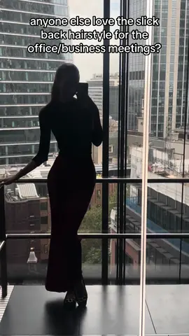 🏙🐬#city #london #finance #OOTD #hairstyle 