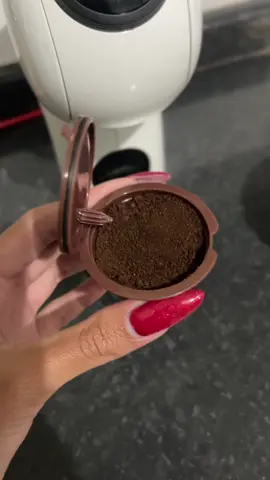 Indicação pra quem tem a cafeteira, cápsula reutilizável 🫶🏽 #cafeteiradolcegusto #dolcegusto #capsulareutilizavel #cafeteira #cafezinho 