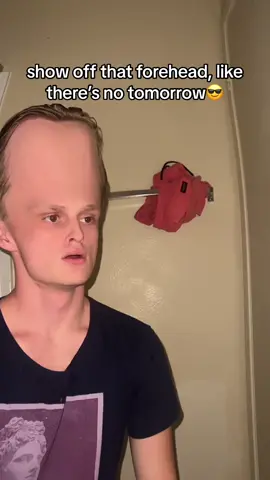 send this to someone with a big ah forehead #fyp#foryou#viral#trending#chrizzhall 
