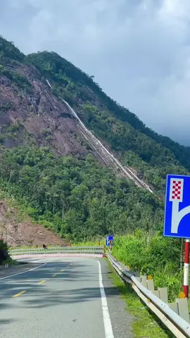 Đèo Khánh Lê ranh giới giữa Đà Lạt và Nha Trang ,một con đèo đẹp và hiểm trở nhất miền trung và Tây Nguyên ,cao 1.700m#langthangdalat🌲🌲🌲 