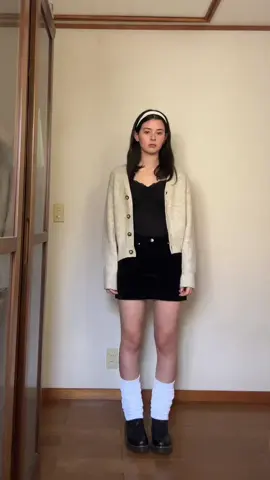 Im too awkward for fit checks☠️😹