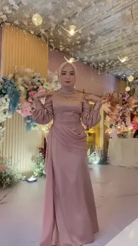 Iniya yg nanya detailnya di pause aja🥰🫶 btw saya bajunya jahit yaa… jahitnya di ig by.syahirahyusdi