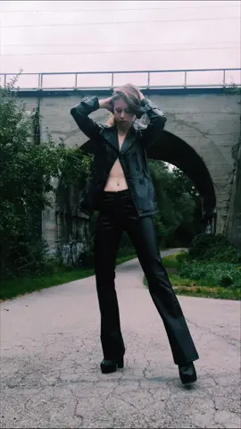 backstage sesji zdjęciowej #backstage #photosession #model #modelpose #fashionpose #modelka #photomodel #polishmodel #polishgirl #altmodel #alternative #alternativemodel 