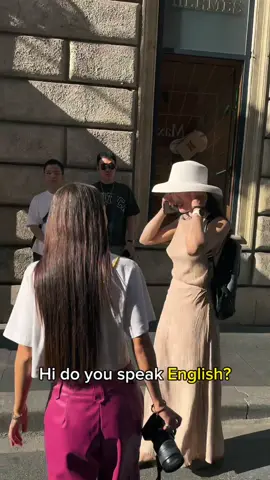 Non si sa quante volte ci stavano investendo per fare questo video😅😅🤣🫶🏻 #fashionphotographer #fashionfotography #italianphotographer #hermes 