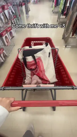 Kind of regretting not grabbing the cosch bag 🫠 #thrift #thrifting #thrifttok 