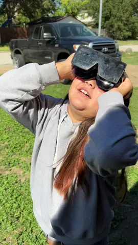 Featuring dirty sunglasses and procrastinators 🤣🥱 #eclipse 