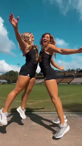 MEDIA DAYYYY #trackandfield #everybodydancenow #dancingtiktok #2persondance 