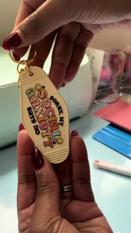 🔑 Retro Motel Key Chain: ‘Sorry, My Social Anxiety Says No’ 😅✨ Express yourself with this unique piece! Get yours in the TikTok shop today. #DIYCrafts #RetroVibes #KeychainArt #tiktokshoppingberbagicinta 