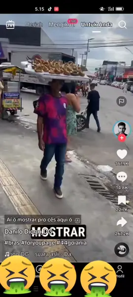 kok kue nya macam taik yha...🤮🤮🤮🤮🤮🤮🤮...sumpah gue gk tahan lihat nya🤮🤮😂😂