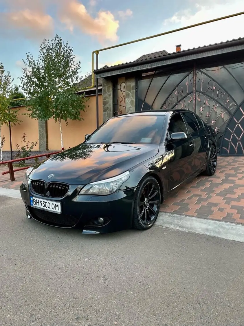 Продаю свою е60 Рестайлинг 2007год Мотор n52b25 коробка без вопросов.Состояние машины хорошее.Диски 166 стиль r19 ЦЕНА:8500$ торг  #Bmw #автопродажа #одесса #е60🖤 #перекупскиедвижения #fupシ 