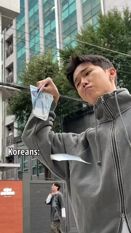 because Korea is super safe…. you can leave your phone and nobody will take it #seoullife #seoul #koreans #korea @Hyunsoo 현수 / Weloe #나버리지마 