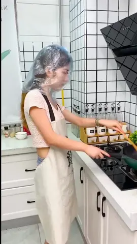 Kitchen oil splash proof mask #amazonfinds #homeimprovements #homesweethome #homehacks #KitchenHacks #gadgets 
