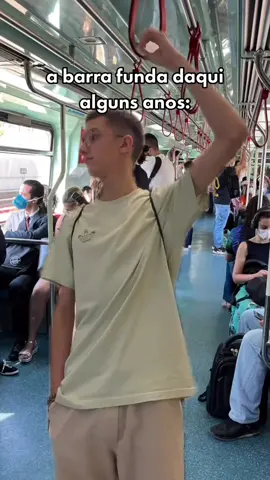 🤩 A estação Barra Funda tá cada vez melhor! ☺📱 Trouxemos hoje esse vídeo super divertido do @sarubbixz e vamos aproveitar pra lembrar vocês de tudo que tá rolando na Barra Funda! 🚉🛫 O Expresso Aeroporto chegou à Estação Palmeiras-Barra Funda e agora quem utiliza esse serviço tem mais opções para chegar no Aeroporto de Guarulhos! Além disso, já fazia conexão com as Linhas 3-Vermelha, 7-Rubi, 8-Diamante e 10-Turquesa. 🤗🎉 E vem aí: Já em 2024 a Linha 11-Coral também chegará à Estação Palmeiras-Barra Funda, o que encurtará a distância entre o Alto Tietê e a Zona Oeste! ❤ E aí, quem amou? Compartilha, e nos siga para ficar por dentro do que acontece na CPTM! #CPTM #Ferrovia #Trem #Estação #Conexão #CPTMConsciente #Repost 