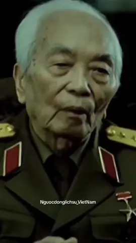 “Tổ quốc lâm nguy! Giờ chiến đấu đã đến! Theo chỉ thị của Hồ Chủ tịch và Chính phủ, nhân danh Bộ trưởng Bộ Quốc phòng, tôi hạ lệnh cho toàn thể bộ đội Vệ quốc quân và Dân quân Tự vệ Trung - Nam - Bắc phải: Nhất tề đứng dậy, Xông tới mặt trận, Giết giặc cứu nước, Hy sinh chiến đấu đến giọt máu cuối cùng cho độc lập và thống nhất của Tổ quốc. Cuộc kháng chiến sẽ trường kỳ và vô cùng gian khổ nhưng chính nghĩa về phía chúng ta, chúng ta nhất định thắng lợi. Tiêu diệt bọn thực dân Pháp! Việt Nam độc lập và thống nhất muôn năm! Kháng chiến thắng lợi muôn năm! Quyết chiến!” Đây là mệnh lệnh của Bộ trưởng bộ quốc phòng Võ Nguyên Giáp trong cuộc tấn công ở Hà Nội sau cuộc kháng chiến toàn quốc bùng nổ ❤️🇻🇳.#nguocdonglichsu #uocduoclenxuhuong #History #lsvn #xuhuong #dexuat #lichsuvietnam #lichsuvietnam #lichsu #trending #Master2023byTikTok #LearnOnTikTok #top1 #top #top5 #nhanvatlichsu #nguocdonglichsu 