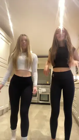 love dancin in the kitchen 😋