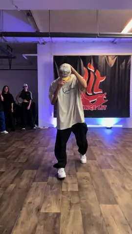My latest creation🔥💦 #fy #fyp #foryou #foryoupage #trending #dancelithiphop #hiphop #choreo #choreography #vibes #class #founder #teacher #dancer #nekedbelegyen #xybca #travisscott #metroboomin #raindrops 