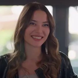 ياخيي عسولههه مره البنت دييي 💋🖐🏻 // من وين الجمال و اللطافة بسس 😻🤏🏻؟ // احس ضلموها بدورها حطوها طرف ثالث لسوسام كيف ( ليلي ) و بعدين بتموت باين بسس صراحه اطلقق تس شفتها بحياتييي 🐍🖤 #ليديا_اخوتي #اخوتي_اسيا_عمر_دروك_اولجان__قدير_ايبوكي_ #اخوتي_kardeşlerim 