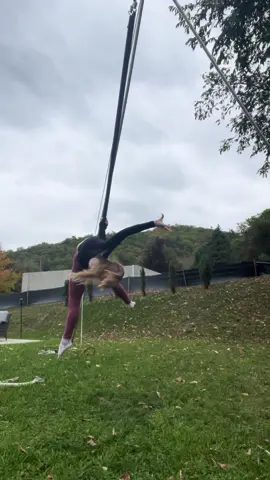 Feel like a cool straps person when i whip out this move #aerialist #aerialstraps 