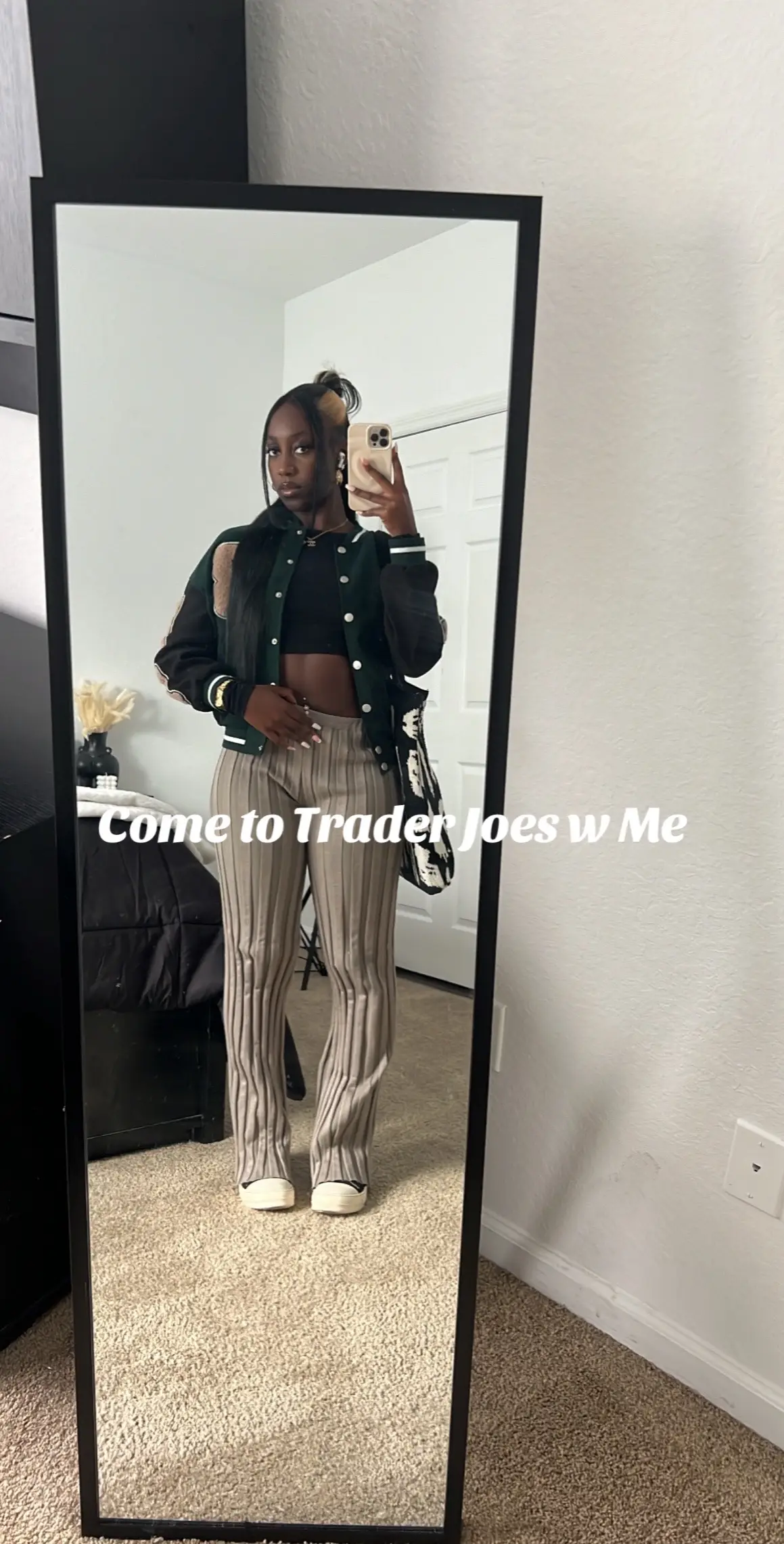 Pretty girls love Trader Joes🫣 #collegeblackgirl #traderjoes #fyp #butterchicken #traderjoesblackgirl 