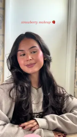 strawberry makeup 🍓 #grwmmakeup #strawberrymakeup #fallaesthetic 