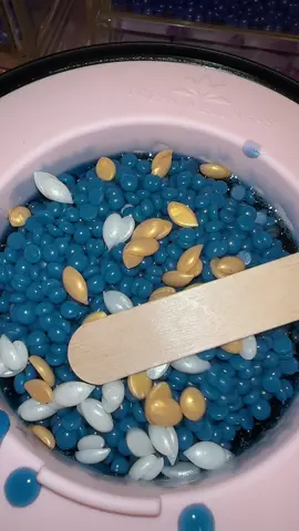 SATISFYING SUNDAY!! Wax melt down! #foryou #foryoupage #fyp #waxingkituk #waxing #wax #waxingvideos #asmr #asmrsounds #waxingvideos #satisfyingvideos #satisfying @Tress Wellness Waxing Kit 💜 
