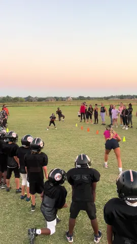 #kidsoftiktok #MomsofTikTok #tacklefootball #oaklahomadrill #momvsson #8ufootball #football 