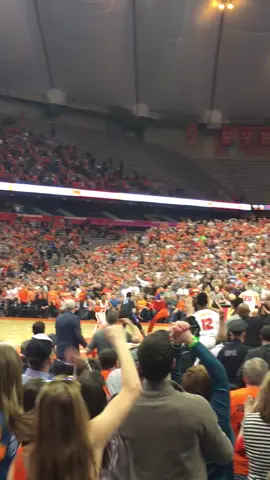 2016 Syracuse Basketball beat Duke at the buzzer #takemeback #suracuseuniversity #syracusebasetball #duke #goorange 