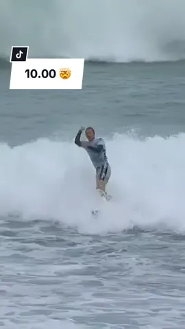 10.00 🤯  #SaquaremaPro #JoelVaughan #SurfTok #Brazil 
