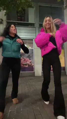 Like my new pants 😏 #meow @ale;) 