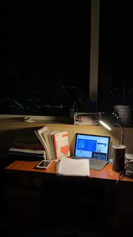 mỗi lần nghe đoạn nhạc này lại muốn cố gắng thêm một chút 🥰 cảm giác đón bình minh trên bàn học cũng tuyệt lắm mn ạ #hoctiengtrung #studywithme #dongluchoctap #hoctap📚 #Master2023byTikTok #duhoctrungquoc #xuexihanyuwithjrf #zhongwen #zhongwen #xuhuong 