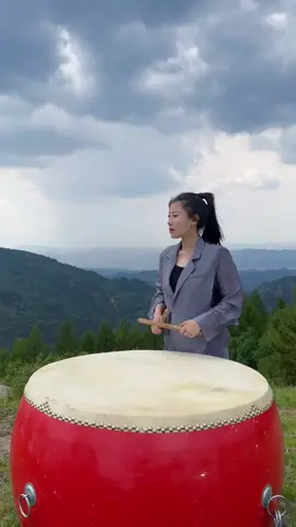 Cô gái trung quốc đánh trống theo nhạc vũ điệu tự do của Joker ! #danhtrongtiktok #thandongdanhtrong #gaixinhdanhtrong #xuhuong 