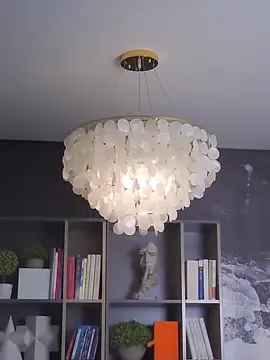 Natural mother of pearl design light luxury pendant chandeliers! #light #pendantlight #chandelier #luxurylight #hotellighting #homedecor #livingroomlighting #motherofpearl #kendoemlighting