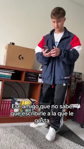 Ese amigo que no sabe que escribirle a la que le gusta do Titu tạo với bản nhạc sonido original của Titu